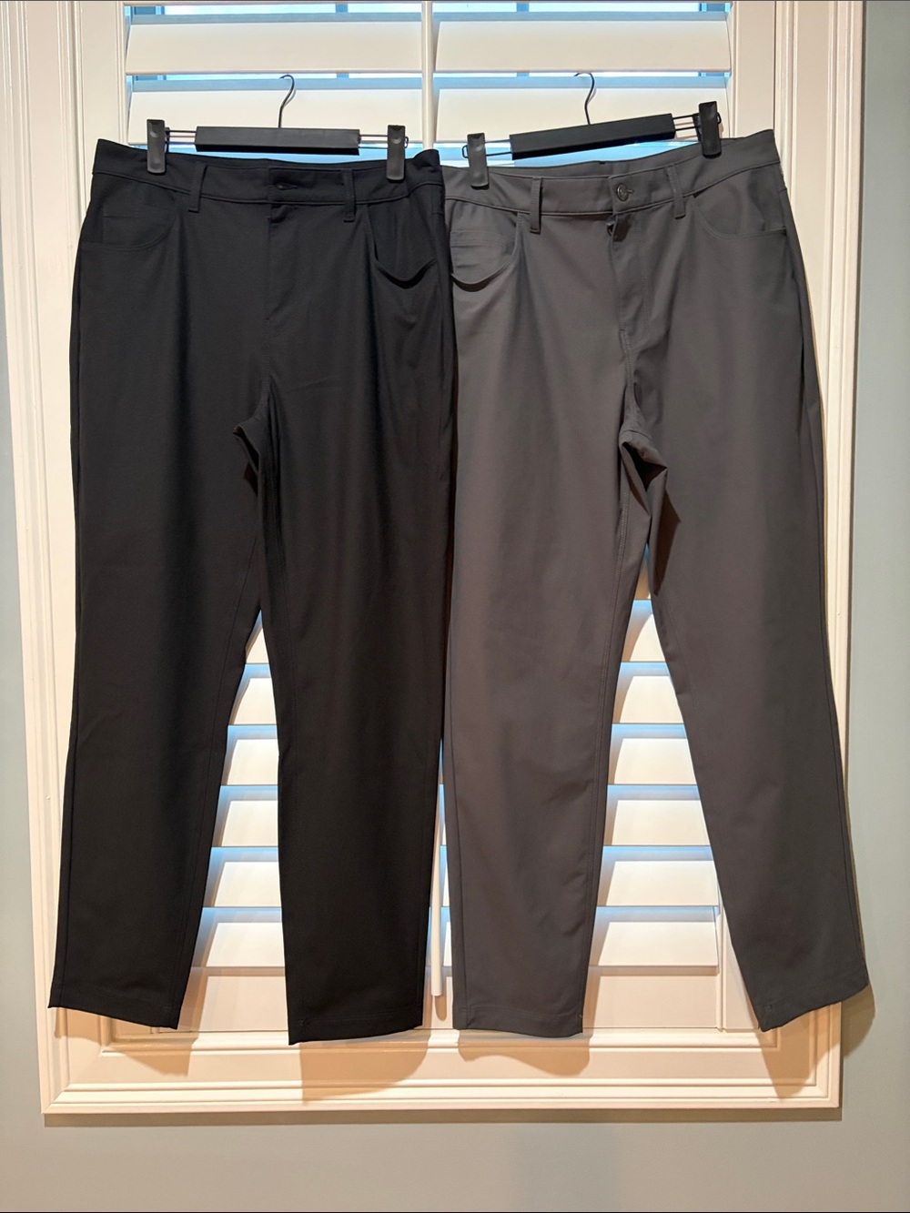 FABLETICS The Don -Men's Stretch Performance Pants - Black and Gray
